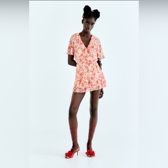 Zara Floral Romper - Picture 2 of 4